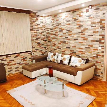 V2 With - Vintage Modern And Spacious Belgrado