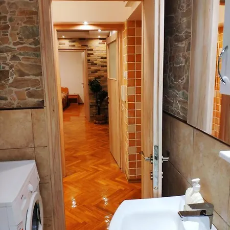 Apartament V2 With - Vintage Modern And Spacious