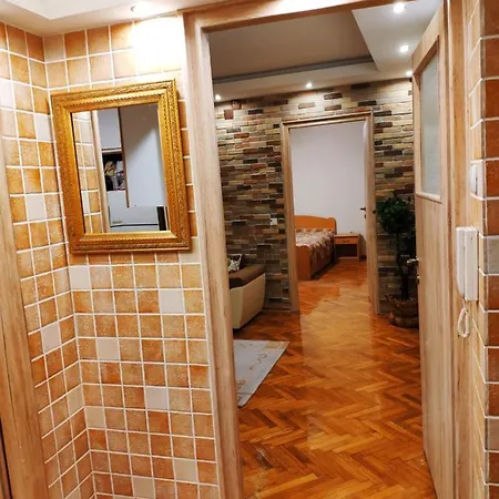 V2 With - Vintage Modern And Spacious Belgrado