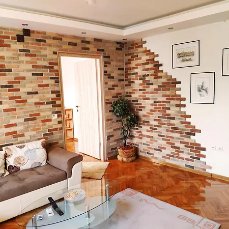 V2 With - Vintage Modern And Spacious