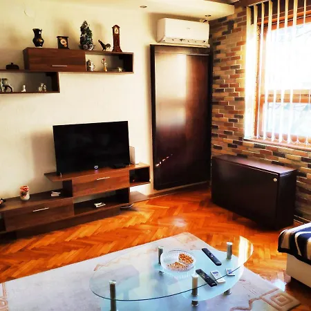 V2 With - Vintage Modern And Spacious Apartamento Belgrado