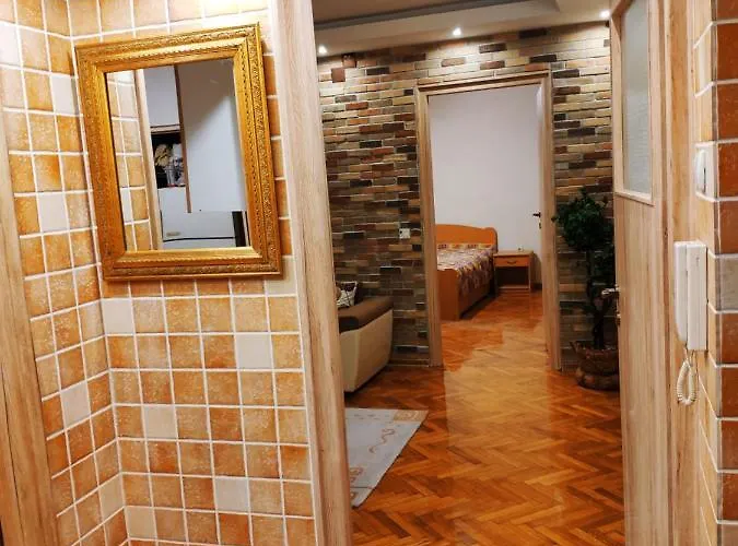 V2 With - Vintage Modern And Spacious Belgrade