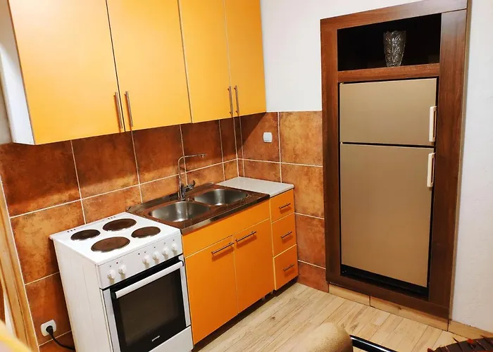 V2 With - Vintage Modern And Spacious