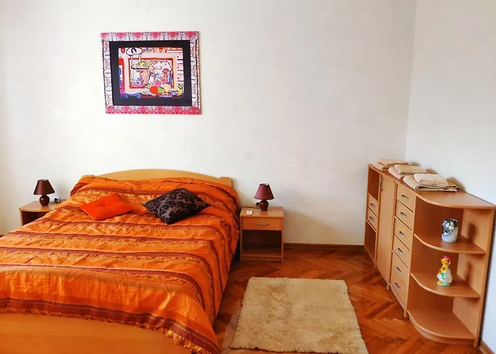 Apartman V2 With - Vintage Modern And Spacious